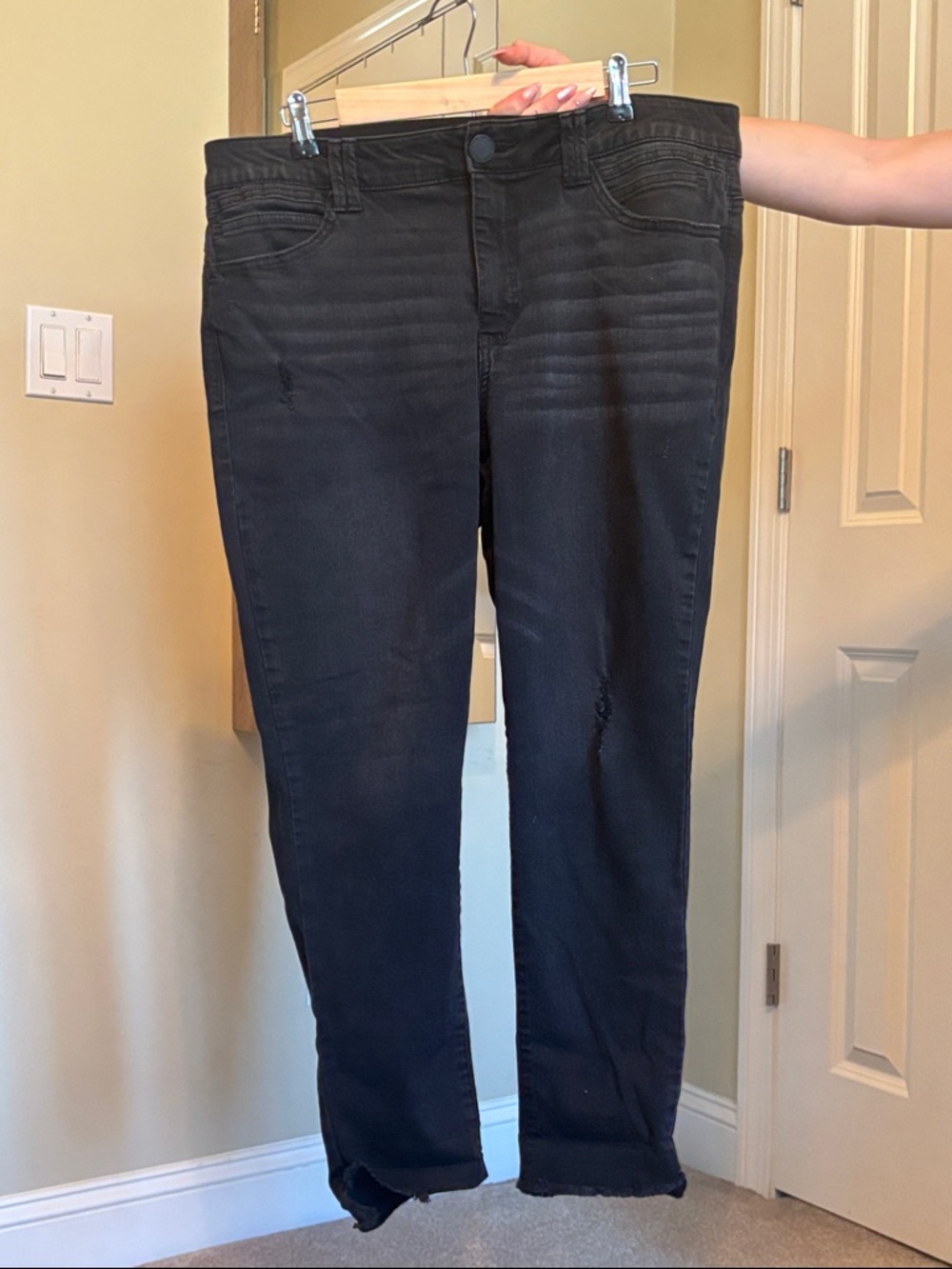 Democracy Women's Skinny Jeans in Black Wash